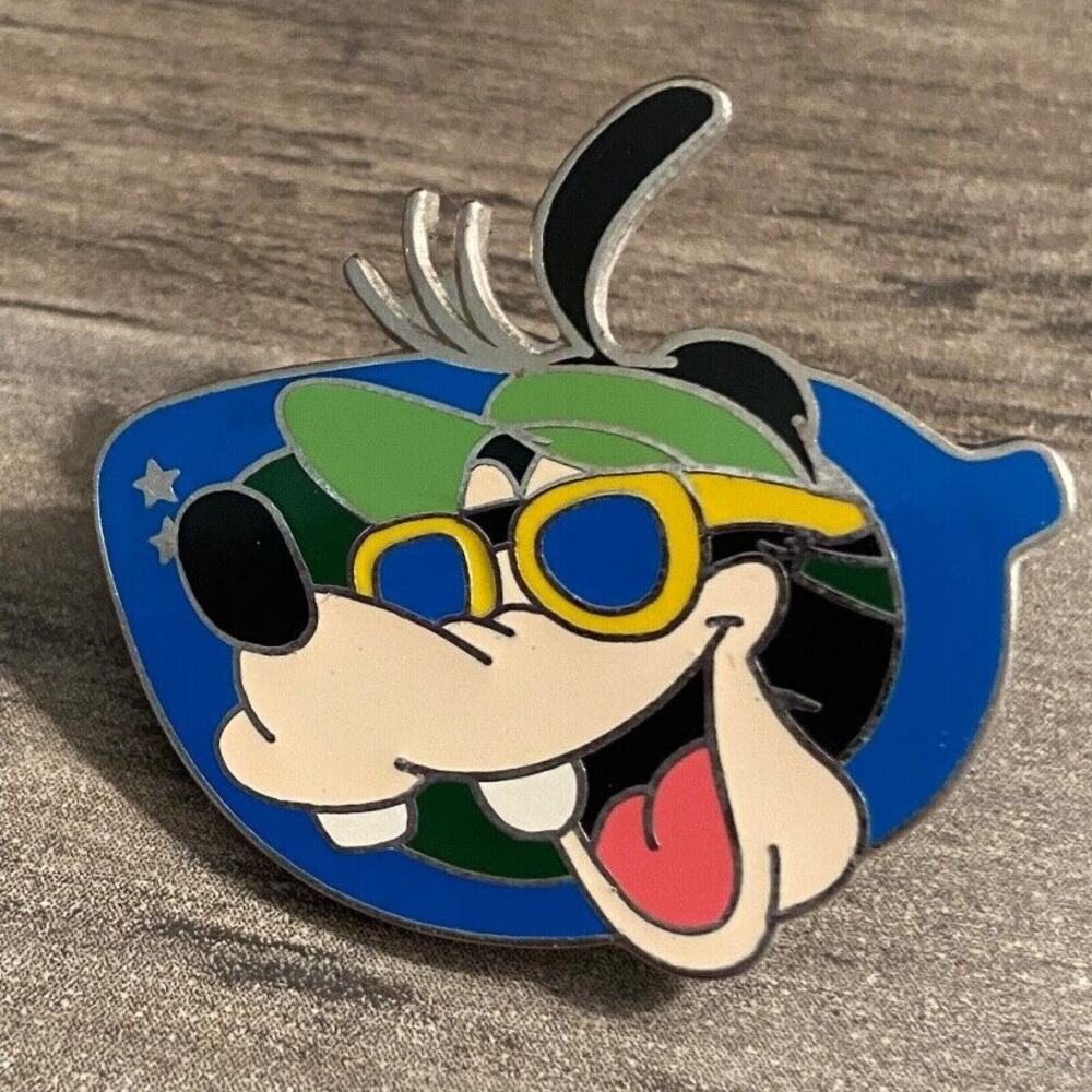 WDW Cast Lanyard Collection 1 - Blue Goofy Sunglasses Disney Trading Pin 2006